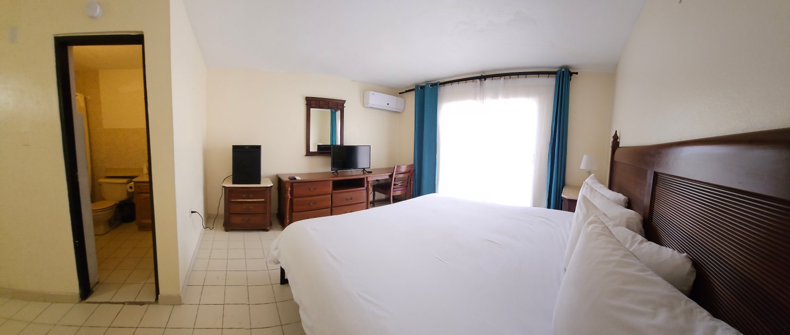 202 - The King Side Ocean View Escape